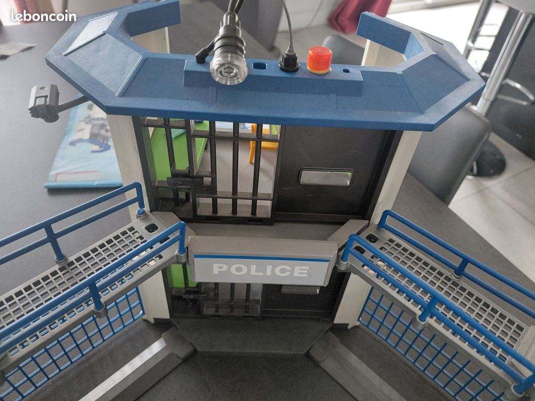 Playmobil commissariat de police avec prison 6872 / 6919 (image 2)