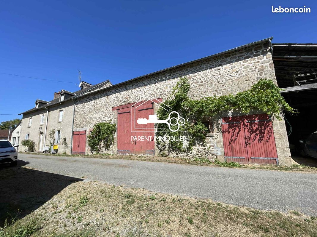 Maison 7 pièces 204 m² · à Saint-Priest-la-Feuille · 204 m² · 109 000 €