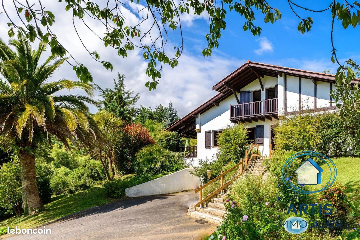 Maison 5 pièces 141 m² · à Saint-Pée-sur-Nivelle · 141 m² · 598 000 €