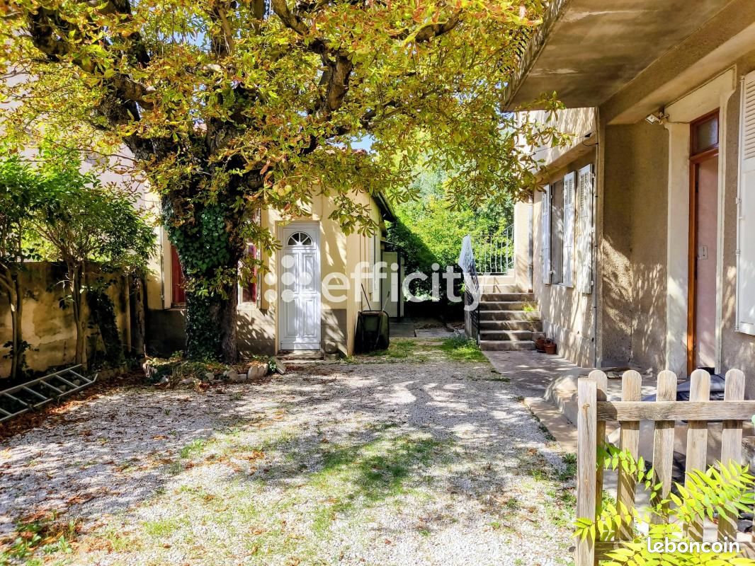 Maison 9 pièces 140 m² · à Aix-en-Provence · 140 m² · 850 000 €