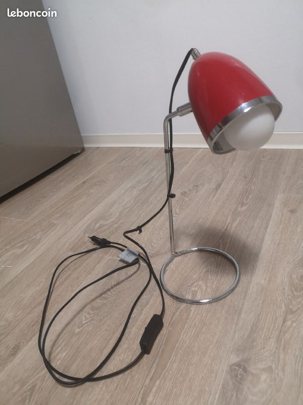 Lampe de bureau rouge (image 1)