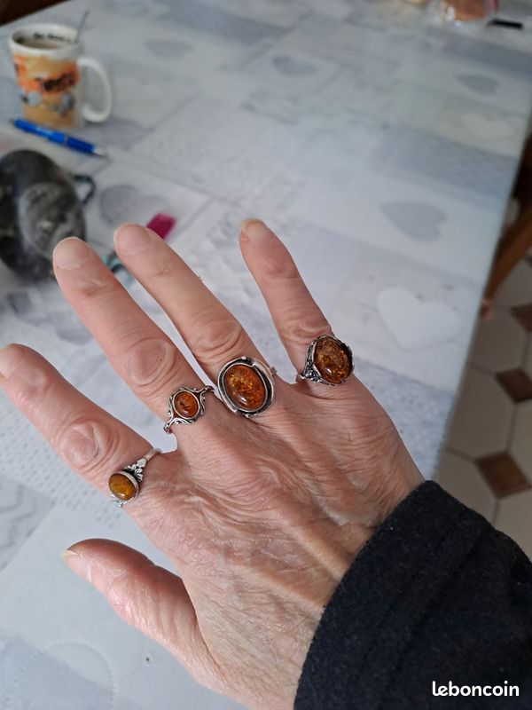 Lot De Bijoux Anciens : Broches, Bagues Argent Et Ambre Fantaisie - Occasion En L'état