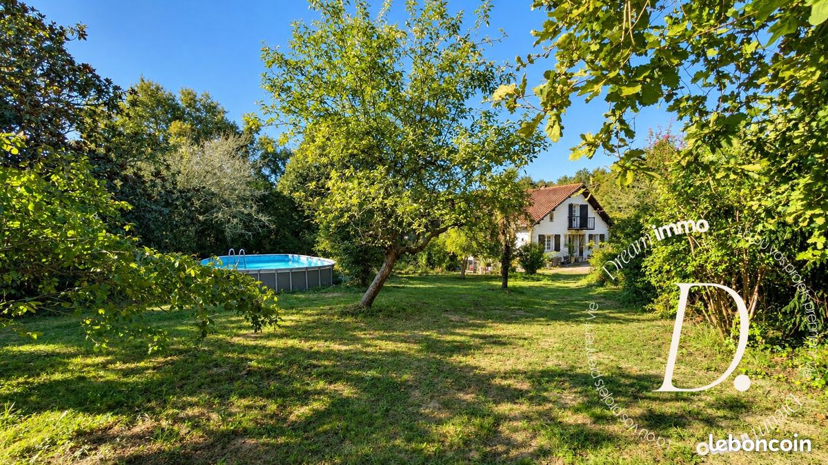 Maison 9 pièces 256 m² · à Sainte-Marie-de-Gosse · 256 m² · 545 000 €