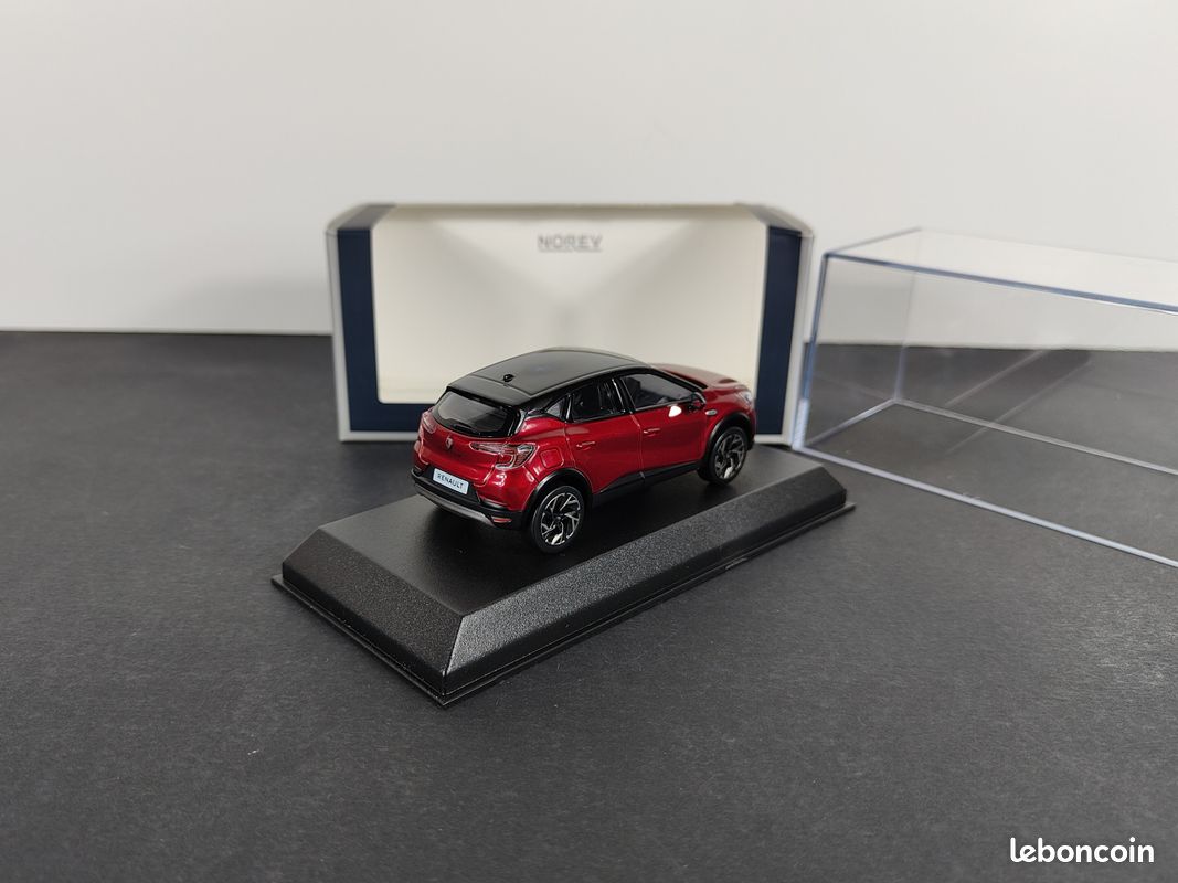 Modèle réduit Renault Captur Esprit Alpine 2024 Rouge Flamme Et Noir 1/43