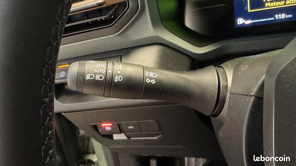 DACIA DUSTER HYBRID-G 150CH 4X4 BVA EXTREME SUREQUIPe (image 23)