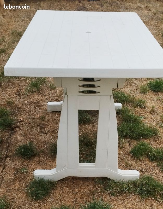 Table de jardin (image 1)