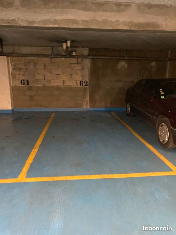 Parking 12 m² · à Paris · 12 m² · 15 000 €