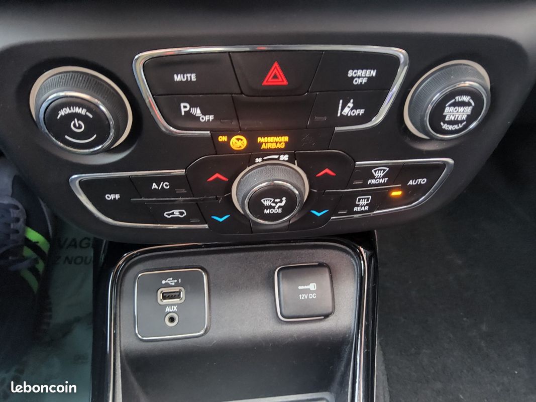 JEEP COMPASS 1.6 I MultiJet II 120 ch BVM6 Brooklyn Edition (image 19)