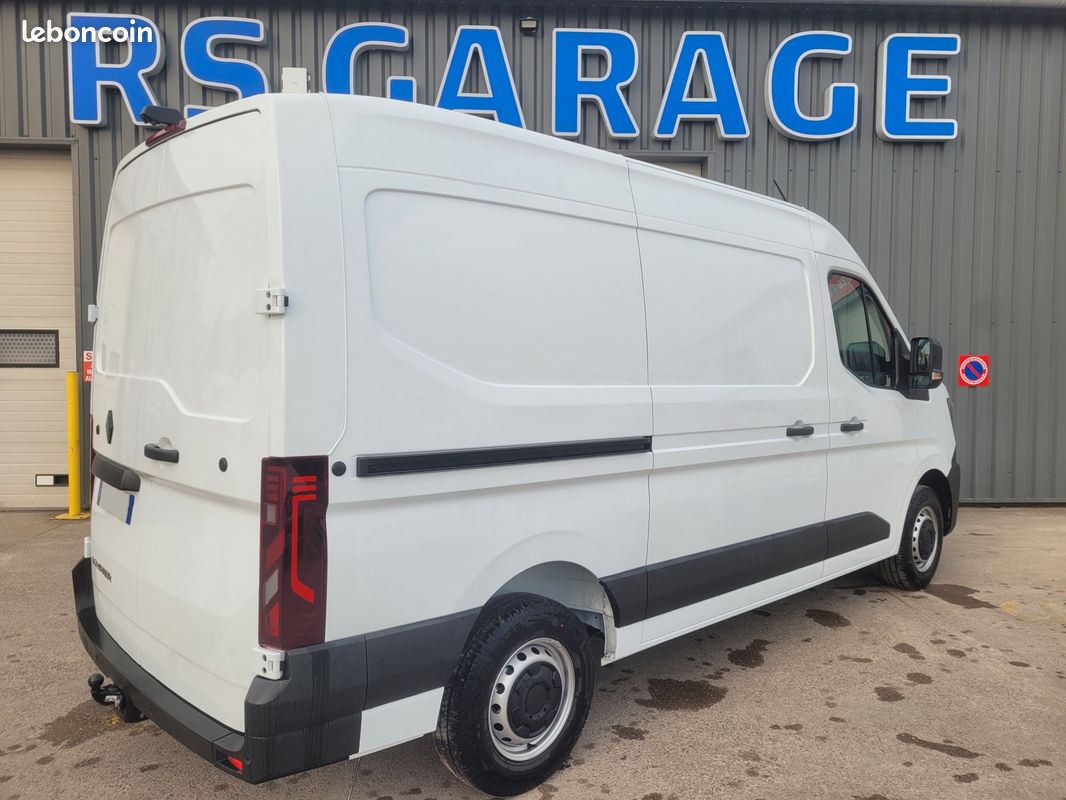 RENAULT MASTER IV L2H2 TRACTION FOURGON 2.0 Blue DCI 130 ADVANCE 03 PLACES NEUF avec CROCHET D’ATTELAGE + CAMÉRA DE RECUL + RADARS ARRIERE + ROUE DE SECOURS + SELLERIE SKAÏ ( Prix de Vente 28 990 HT ) (image 9)