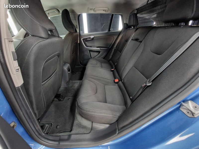 Volvo V60 D3 150CH MOMENTUM GEARTRONIC * ATTELAGE * BLUETOOTH * SUIVI COMPLET (image 11)