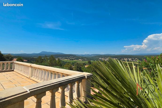 Villa 7 pièces 196 m²