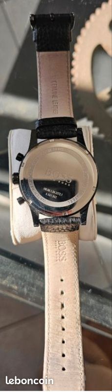 Montre Hugo Boss chronographe étanche 50 m – excellent état (image 6)