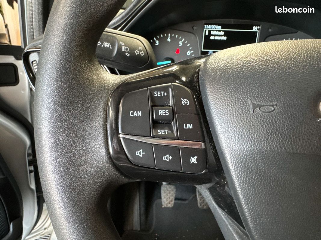 Ford FIESTA 1.0 ECOBOOST 100CH TREND 5P - APPLE CARPLAY / ATTELAGE / RADARS DE RECUL (image 36)