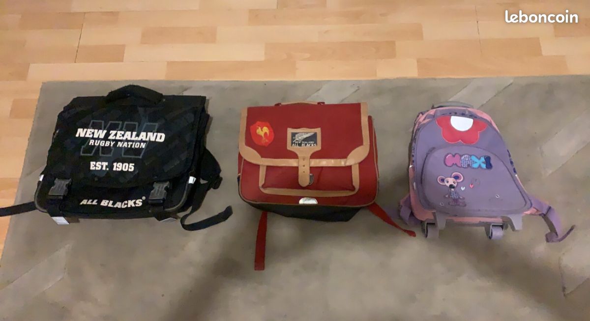Beau lot de 3 cartables de marques (sophie92) (image 1)