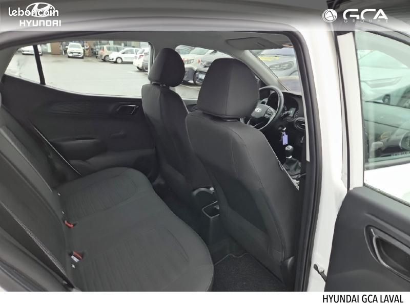 Hyundai i10 1.0 67ch ECO Intuitive (image 12)