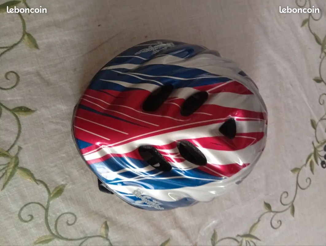 Casque vélo Royal Baby – Rouge, bleu et blanc (image 3)