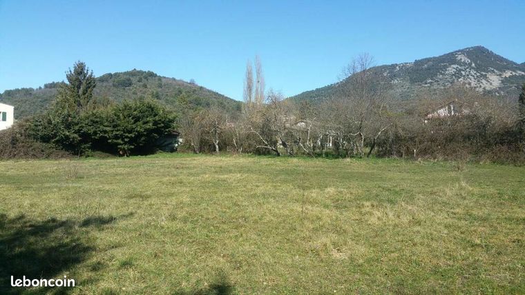 Aux portes de Nice 2 magnifiques terrains plats constructibles au calme ensoleillement maximum
