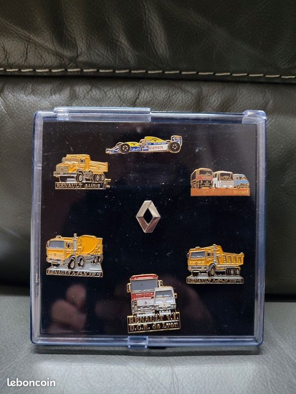 Boite Collector 7 Pins rares Renault Trucks Excellent Etat (image 1)