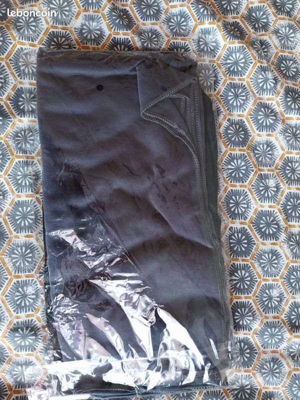 Lot 2 foulards Couleur : noir + gris foncé (image 3)