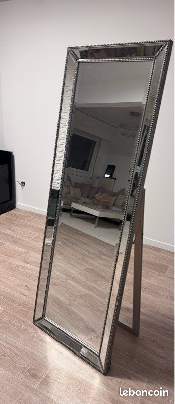 Grand miroir sur pieds (image 4)
