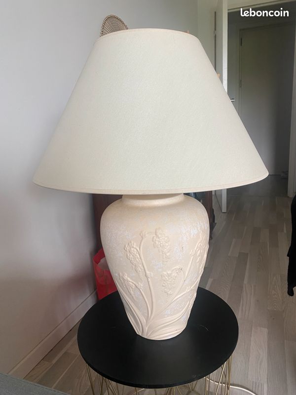 Lampe en plâtre motif (image 2)