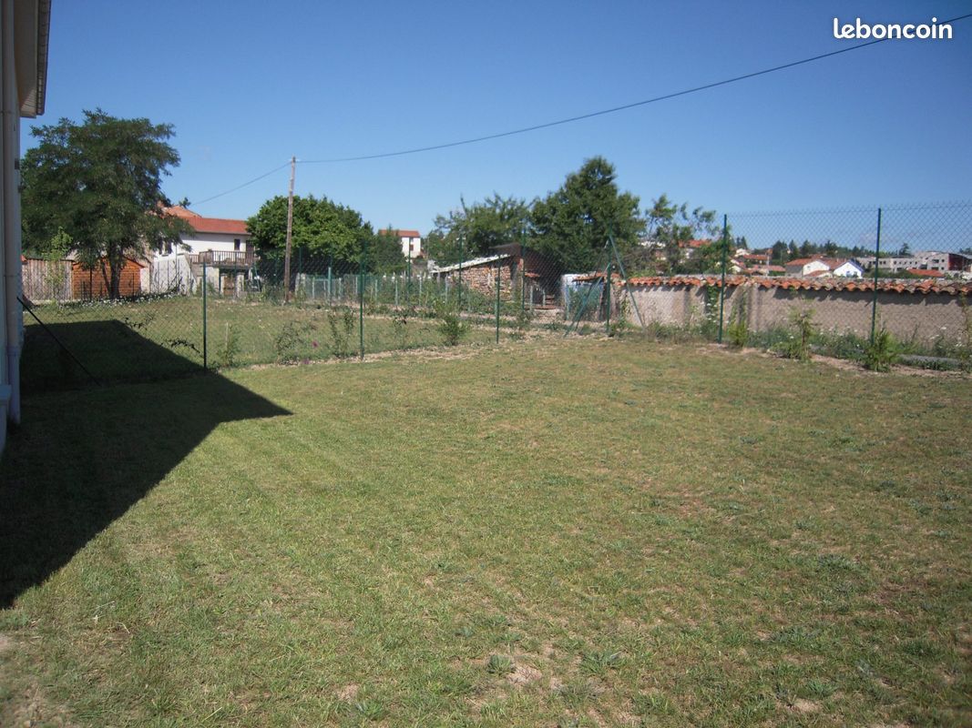 Appartement 1 pièce 42 m² · à Sainte-Agathe-la-Bouteresse · 42 m² · 490 €/mois