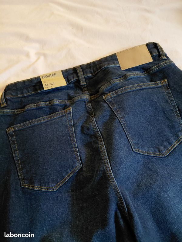 Pantalon noir femme grande taille - KIABI taille 44 : Achat occasion | Pantalons ajustés (femme) Kiabi Noir Neuf, sans étiquette
