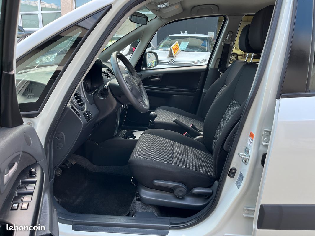 SUZUKI SX4 1.6i ESSENCE 110CV 137.500KMS CLIM POSSIBILITE GARANTIE 12 / 24 / 36 MOIS (image 10)
