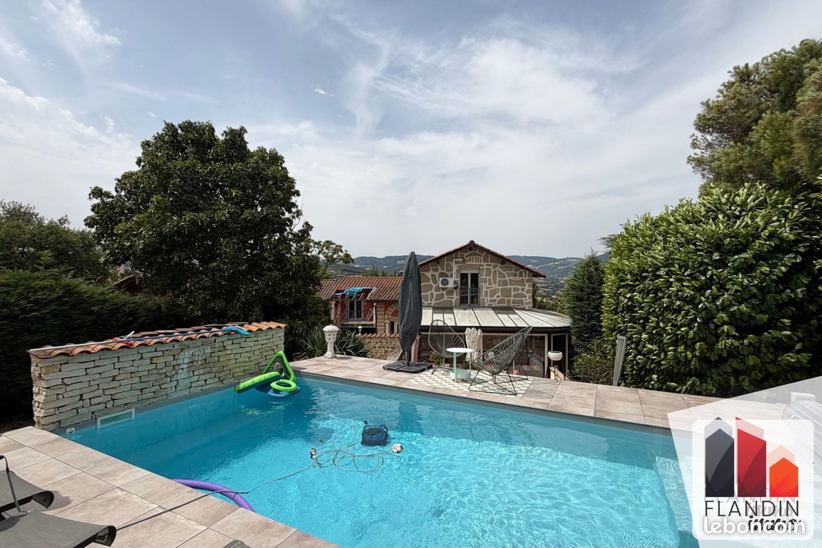Maison 5 pièces 149 m² · à Soucieu-en-Jarrest · 149 m² · 479 900 €
