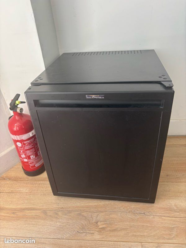 Vends deux mini bar (image 3)
