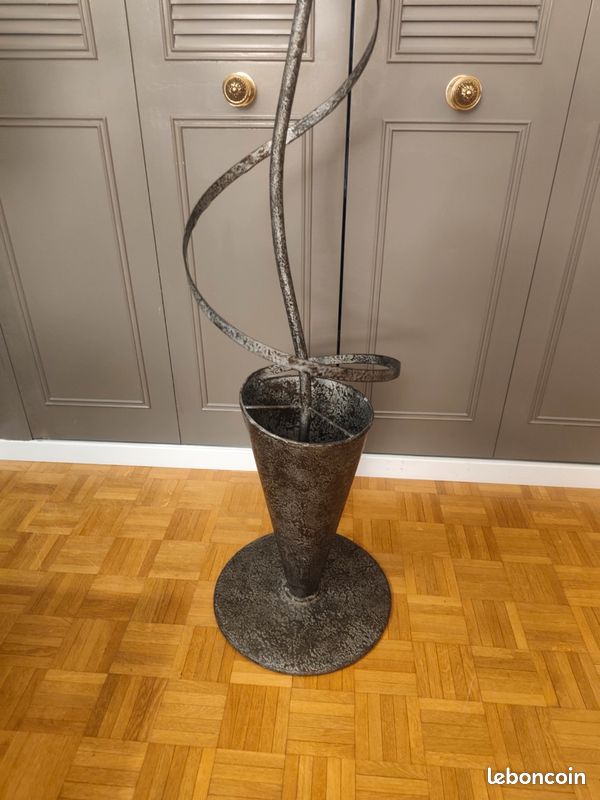 Porte manteau design en metal forgé (image 3)