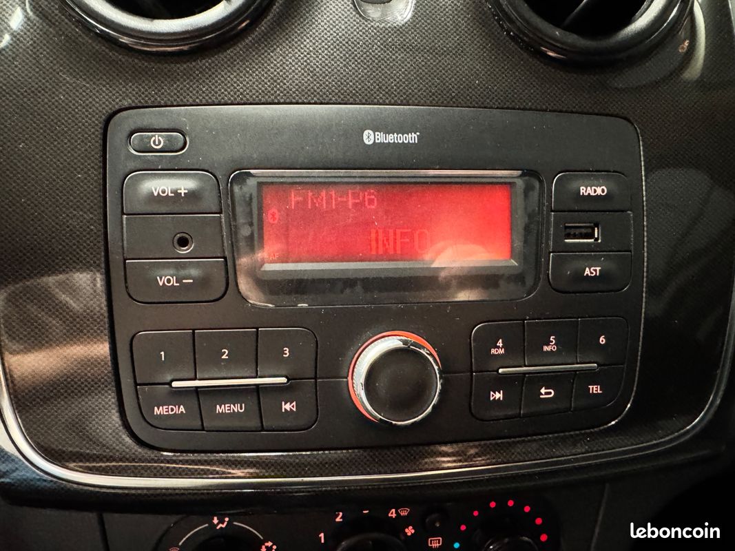 DACIA SANDERO 1.5 DCI 75Ch - AMBIANCE - CLIM - BLUETOOTH - ENTRETIEN CONSTRUCTEUR - GARANTIE 6 MOIS (image 24)