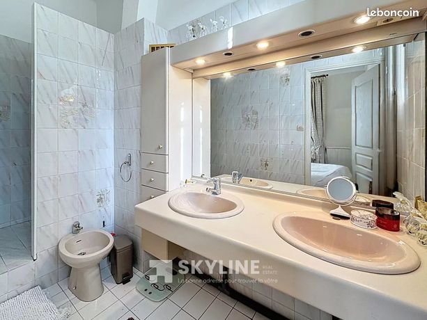 Propriété 9 pièces 197 m² — 20