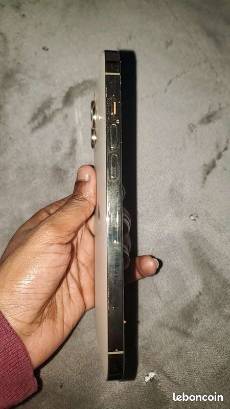 Vente IPhone 12 Pro Max Urgent (image 4)