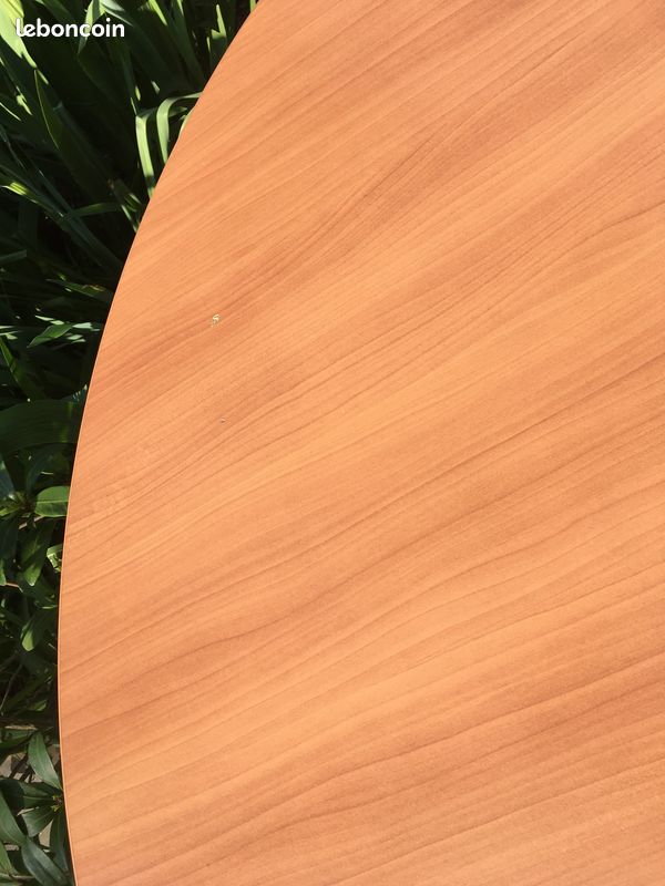 Table ronde en bois (couleur hêtre) TBE (image 4)