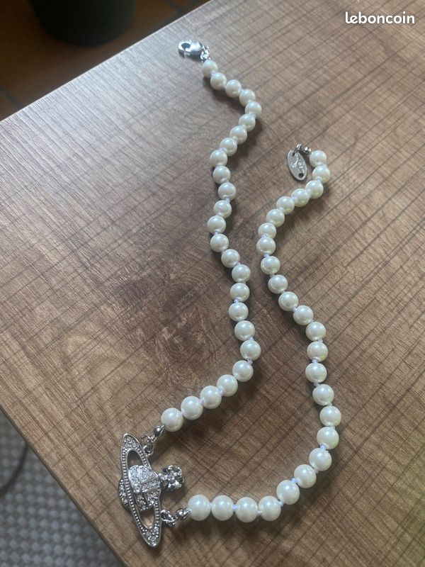 Collier (image 1)