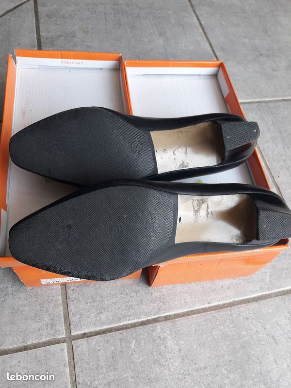 Escarpins noirs petit talon (image 3)