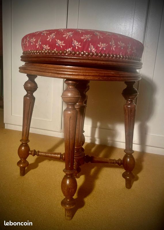 Tabouret à vis de piano vintage style Louis XIII (image 1)