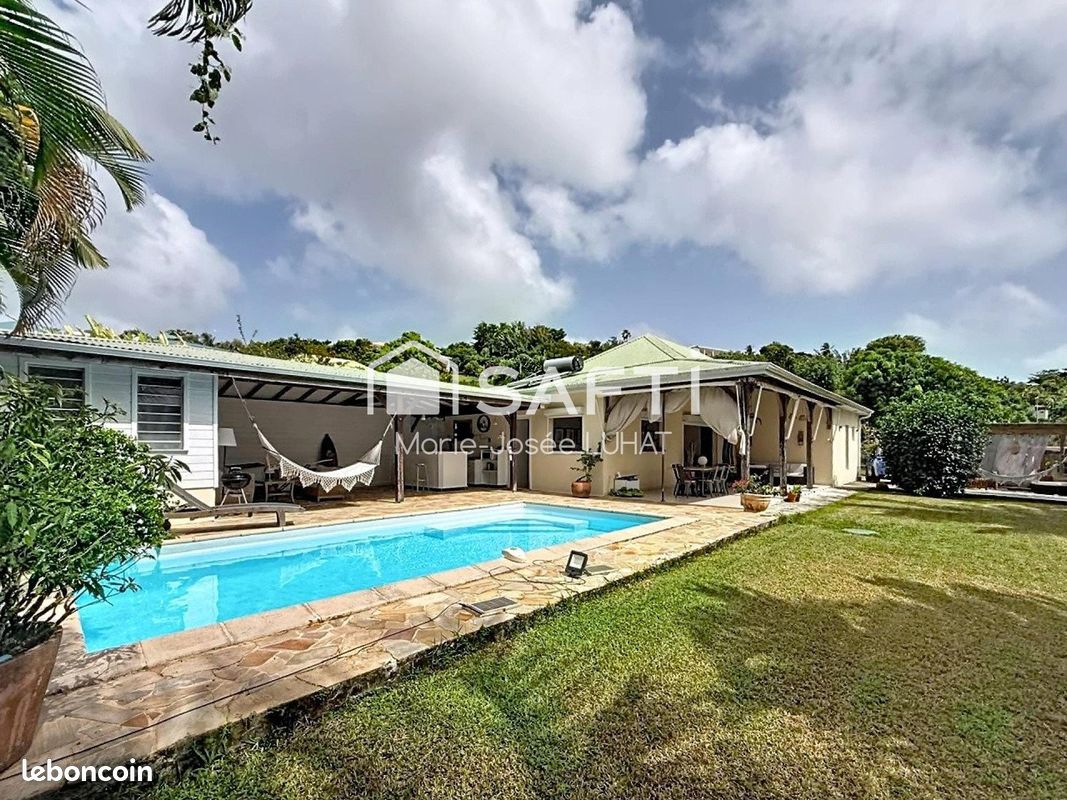 Maison 5 pièces 130 m² · à La Trinité · 130 m² · 529 000 €
