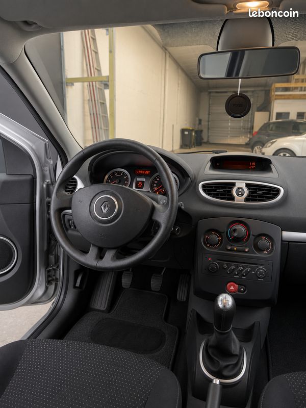 Renault CLIO 3 1.2 16V 75CH - Kit Distribution Neuf - Sièges chauffants (image 5)