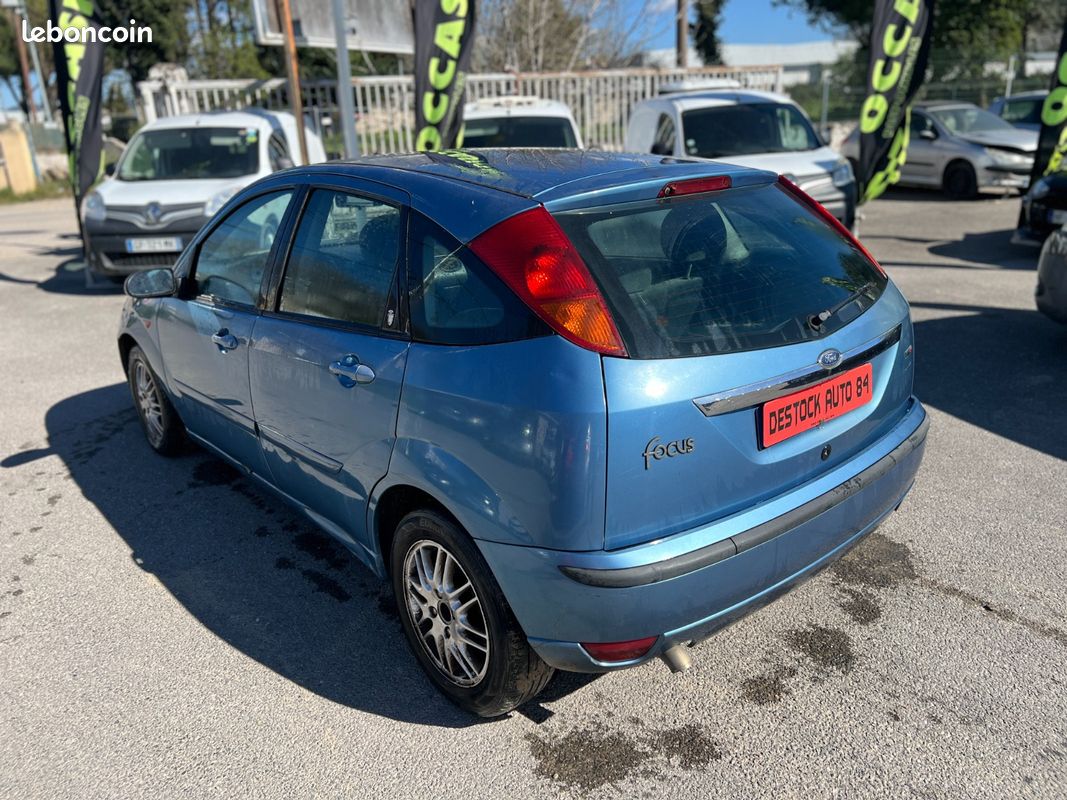 FORD Focus Berline FOCUS BASE tdci 115 (image 3)