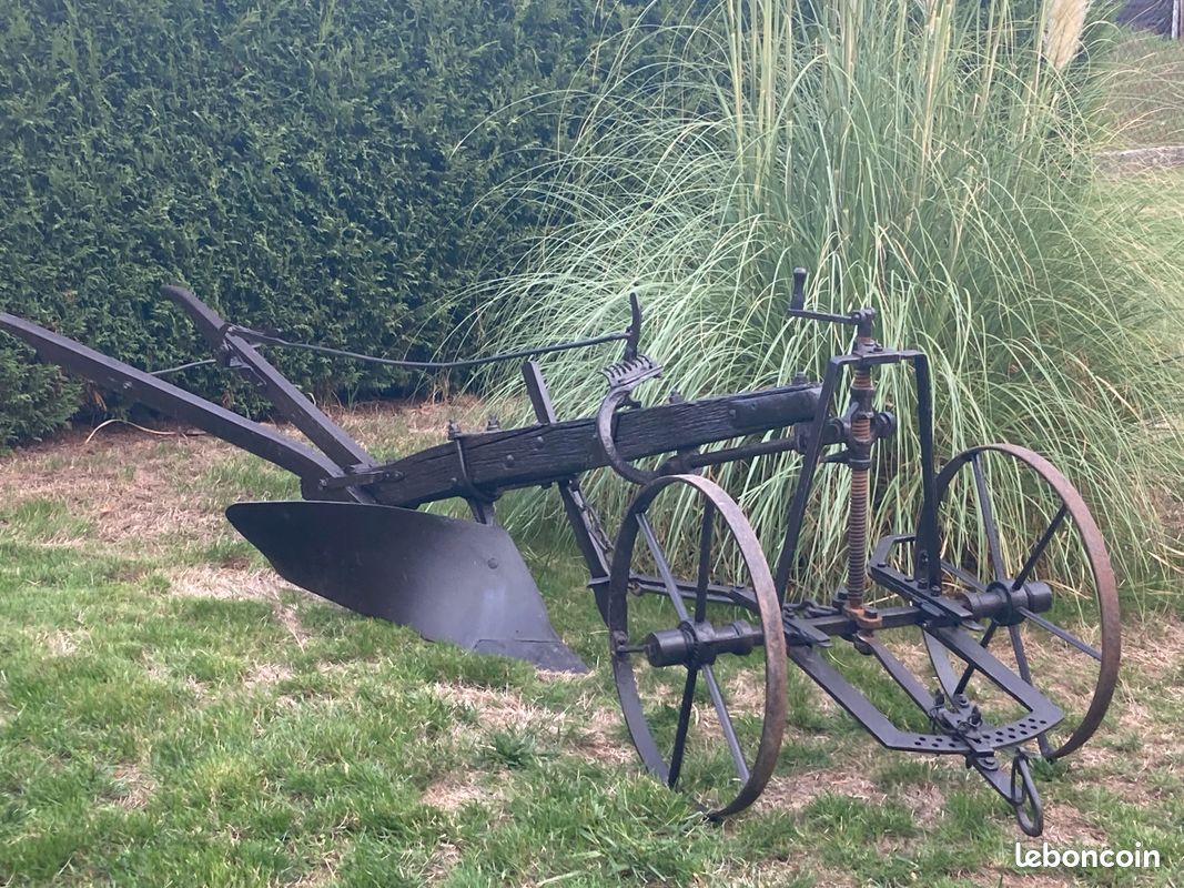 Vends ancienne charrue (image 1)