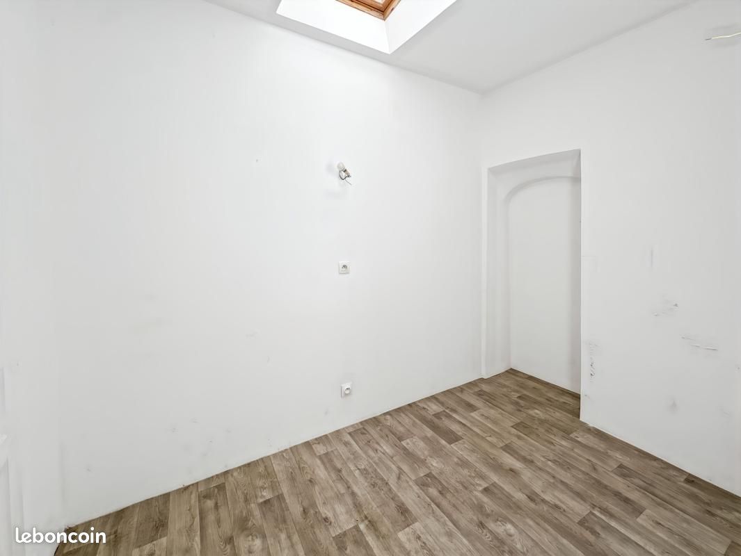 Immeuble 2 pièces 415 m² (image 8)