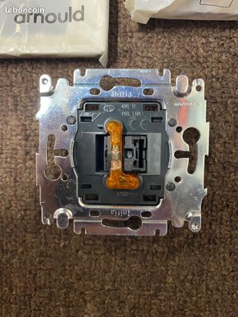 Poussoir Lumineux à Voyant Arnould INITIA 69011 - Unité Neuve (électrique)