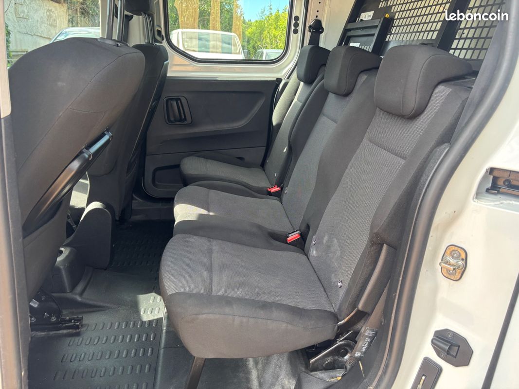 Citroën BERLINGO FOURGON XL 2021 Cabine Approfondie 1.5 BlueHDi 102 cv SUIVI COMPLET {TVA RECUPERABLE - GPS - CARPLAY} (image 17)