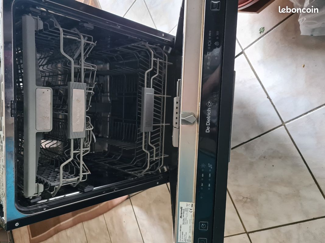 Lave vaisselle encastrable noire (image 1)