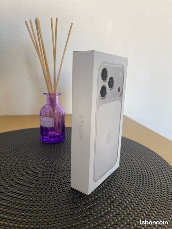IPhone 17 pro neuf jamais ouvert (image 3)