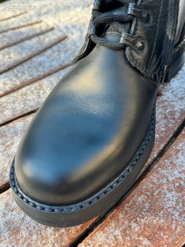Bottines Rangers en cuir noir neuves– Fabrication Italienne – Style Combat Boots (image 8)