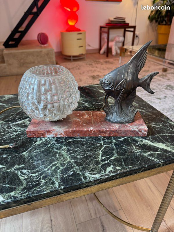 🌊 Lampe Art Déco Poisson – Marbre & Verre moulé – Années 30 (image 1)