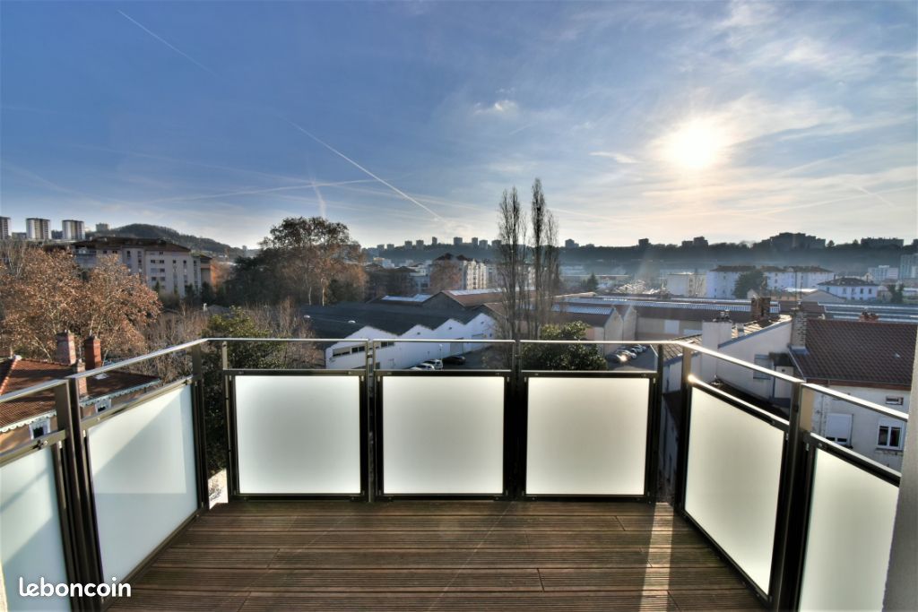 Appartement 3 pièces 52 m² · à Lyon · 52 m² · 930 €